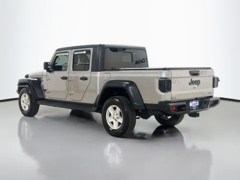 More photos of 2020 Jeep Gladiator Sport at CarLink Morristown, NJ