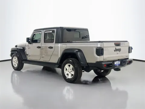 More photos of 2020 Jeep Gladiator Sport at CarLink Morristown, NJ