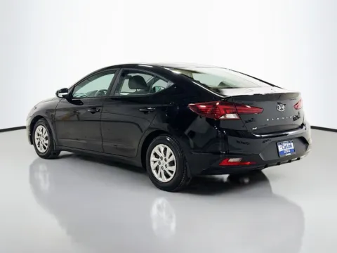 More photos of 2019 Hyundai Elantra SE at CarLink Morristown, NJ