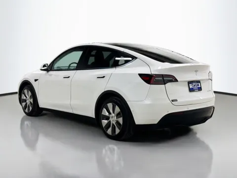 More photos of 2022 Tesla Model Y Long Range at CarLink Morristown, NJ