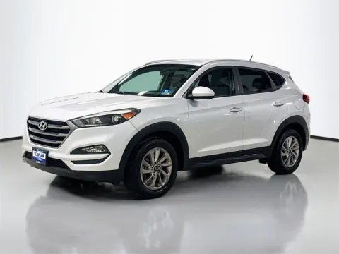 Another view of 2016 Hyundai Tucson SE for sale in Morristown, NJ at CarLink Morristown