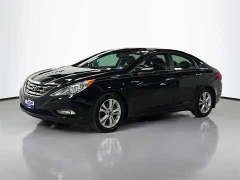 Another view of 2013 Hyundai Sonata Limited for sale in Morristown, NJ at CarLink Morristown