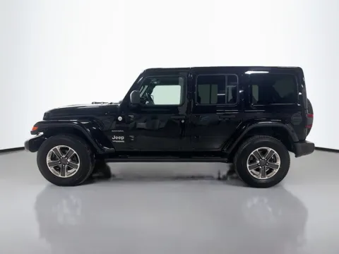 More photos of 2019 Jeep Wrangler Unlimited Sahara at CarLink Morristown, NJ