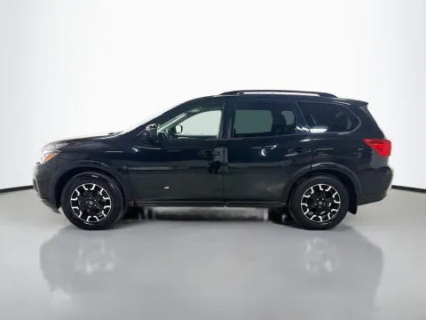 More photos of 2020 Nissan Pathfinder SL at CarLink Morristown, NJ