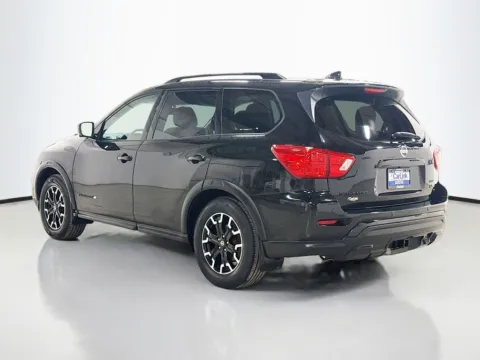 More photos of 2020 Nissan Pathfinder SL at CarLink Morristown, NJ