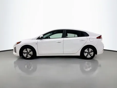 More photos of 2019 Hyundai Ioniq Hybrid Blue at CarLink Morristown, NJ