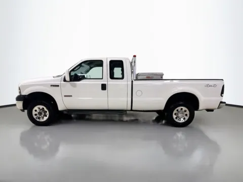 More photos of 2005 Ford F-250SD XL at CarLink Morristown, NJ