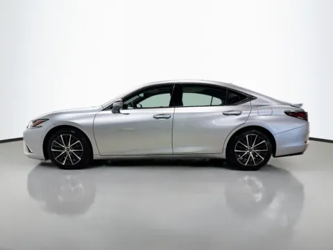 More photos of 2022 Lexus ES 350 at CarLink Morristown, NJ