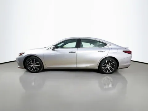 More photos of 2022 Lexus ES 350 at CarLink Morristown, NJ