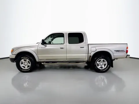 More photos of 2004 Toyota Tacoma at CarLink Morristown, NJ
