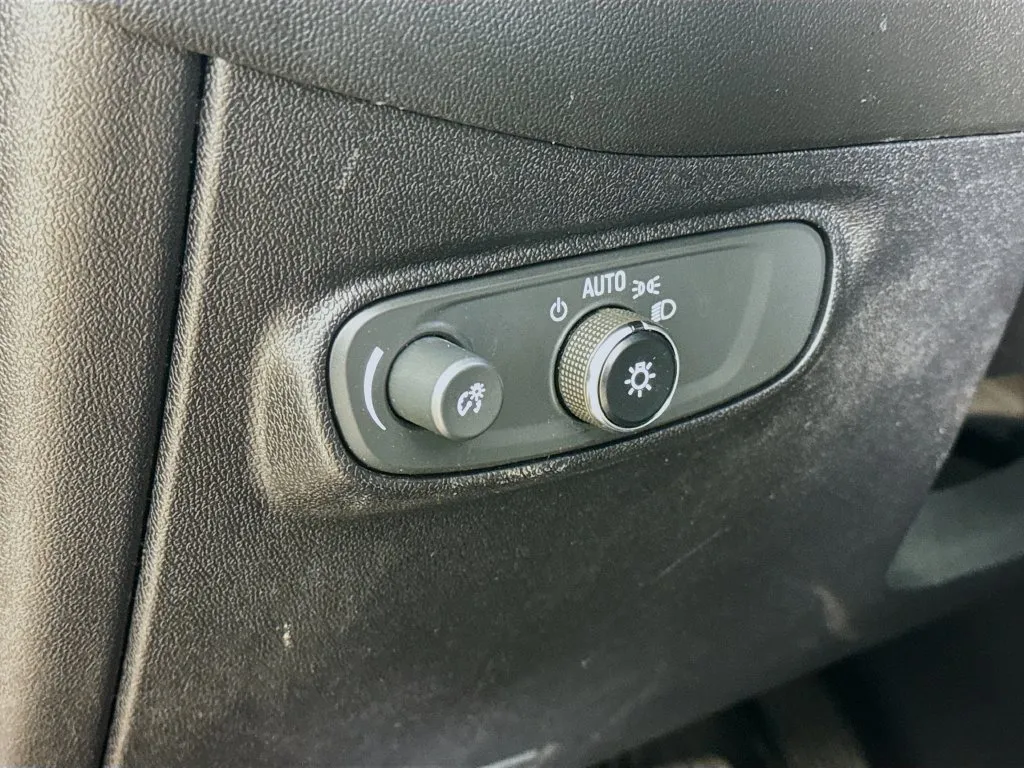 2019 Chevrolet Equinox LT - Photo 12