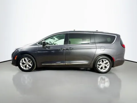 More photos of 2019 Chrysler Pacifica Touring L at CarLink Morristown, NJ