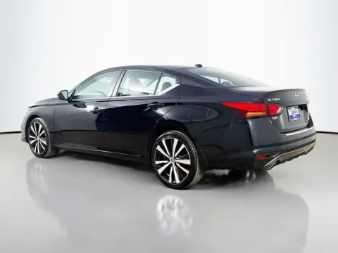 More photos of 2021 Nissan Altima 2.5 SR at CarLink Morristown, NJ