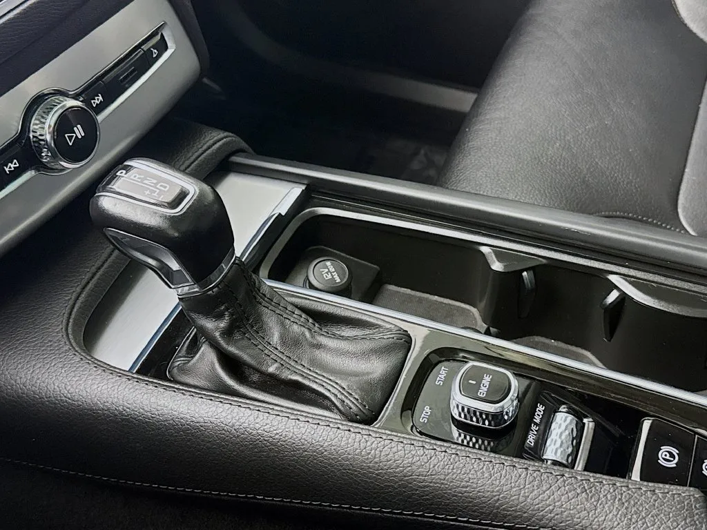 2016 Volvo XC90 Momentum - Photo 19
