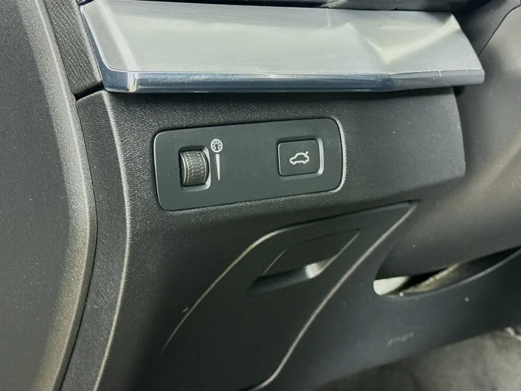 2016 Volvo XC90 Momentum - Photo 12