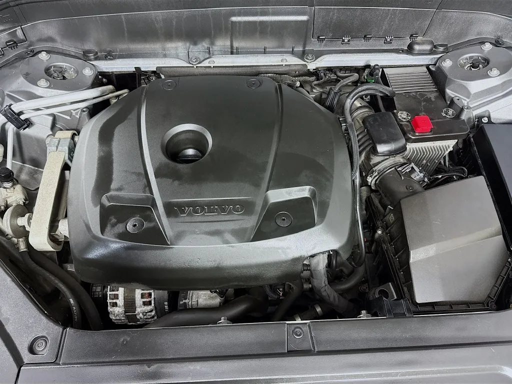 2016 Volvo XC90 Momentum - Photo 39