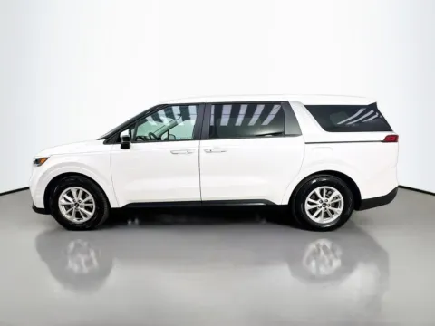 More photos of 2022 Kia Carnival LXS at CarLink Morristown, NJ