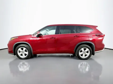 More photos of 2020 Toyota Highlander LE at CarLink Morristown, NJ