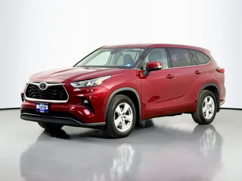 Another view of 2020 Toyota Highlander LE for sale in Morristown, NJ at CarLink Morristown