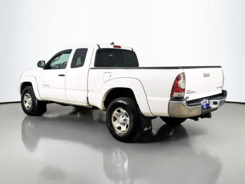 More photos of 2015 Toyota Tacoma at CarLink Morristown, NJ