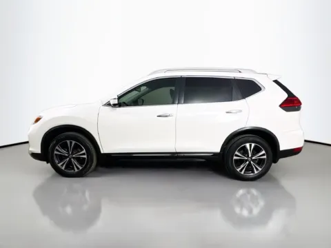 More photos of 2017 Nissan Rogue SL at CarLink Morristown, NJ