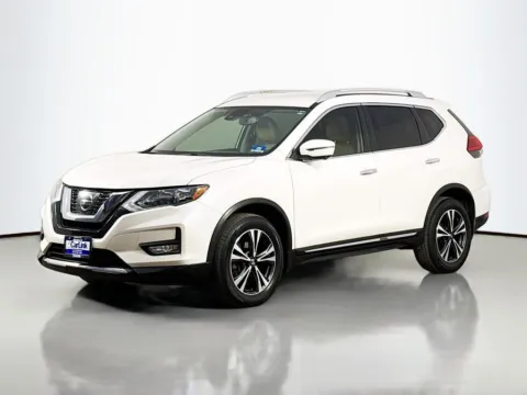Another view of 2017 Nissan Rogue SL for sale in Morristown, NJ at CarLink Morristown