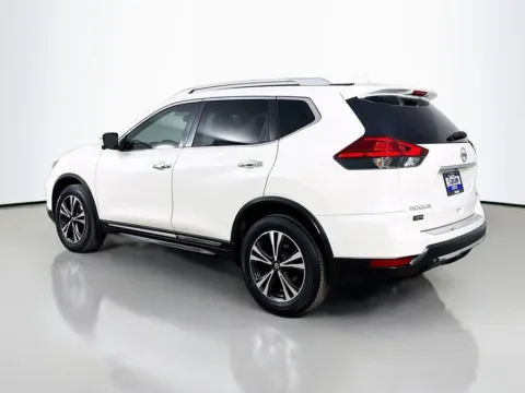 More photos of 2017 Nissan Rogue SL at CarLink Morristown, NJ