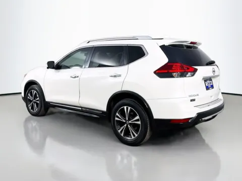 More photos of 2017 Nissan Rogue SL at CarLink Morristown, NJ