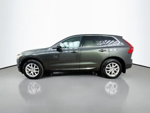 More photos of 2021 Volvo XC60 T5 Momentum at CarLink Morristown, NJ