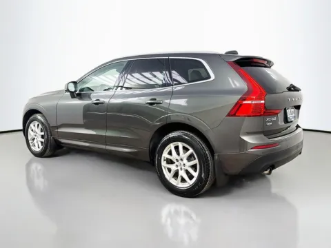 More photos of 2021 Volvo XC60 T5 Momentum at CarLink Morristown, NJ
