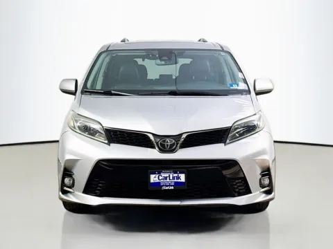 Photos of 2018 Toyota Sienna SE for sale in Morristown, NJ at CarLink Morristown