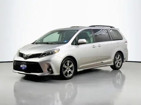 Another view of 2018 Toyota Sienna SE for sale in Morristown, NJ at CarLink Morristown