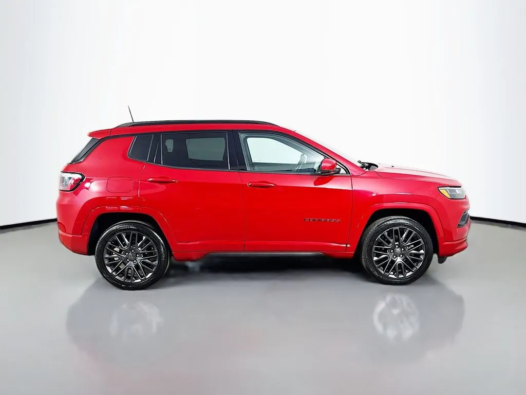 2022 Jeep Compass (RED) Edition - Photo 9