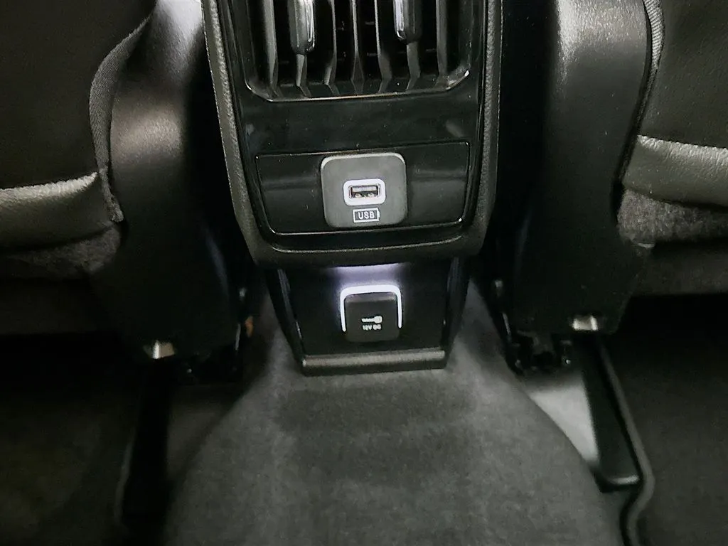 2022 Jeep Compass (RED) Edition - Photo 30