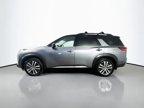 More photos of 2022 Nissan Pathfinder Platinum at CarLink Morristown, NJ