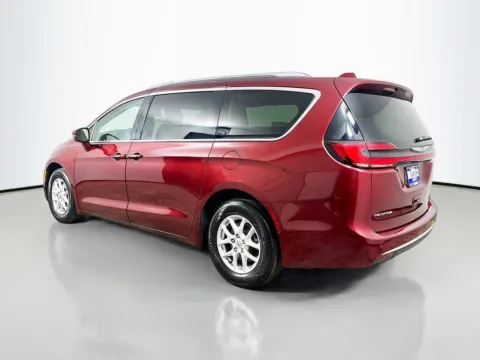 More photos of 2021 Chrysler Pacifica Touring L at CarLink Morristown, NJ