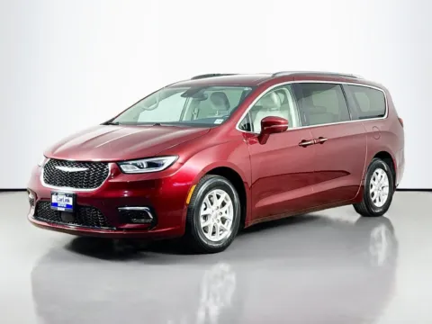 Another view of 2021 Chrysler Pacifica Touring L for sale in Morristown, NJ at CarLink Morristown