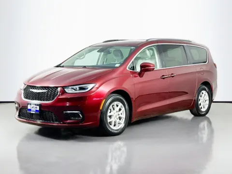 Another view of 2021 Chrysler Pacifica Touring L for sale in Morristown, NJ at CarLink Morristown