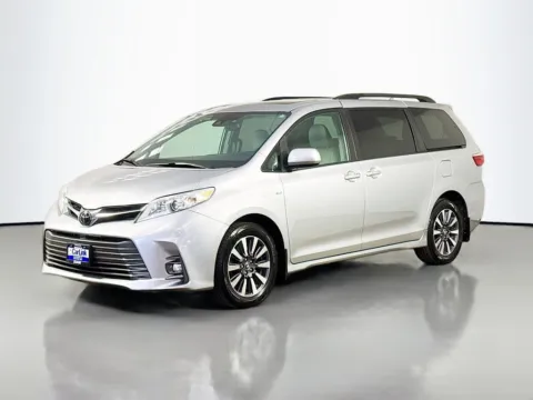 Another view of 2020 Toyota Sienna XLE for sale in Morristown, NJ at CarLink Morristown