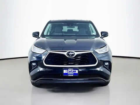 Photos of 2020 Toyota Highlander LE for sale in Morristown, NJ at CarLink Morristown