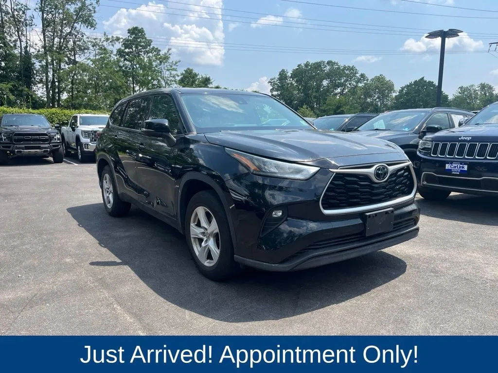 Black 2020 Toyota Highlander LE for sale in Morristown, NJ