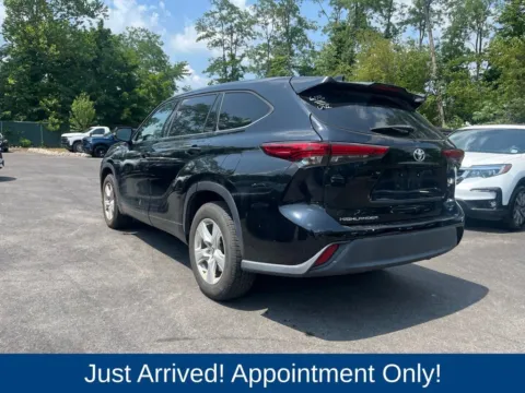 More photos of 2020 Toyota Highlander LE at CarLink Morristown, NJ