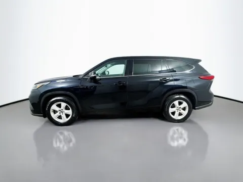 More photos of 2020 Toyota Highlander LE at CarLink Morristown, NJ