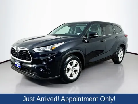 Another view of 2020 Toyota Highlander LE for sale in Morristown, NJ at CarLink Morristown