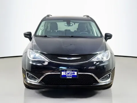 Photos of 2020 Chrysler Pacifica Touring L for sale in Morristown, NJ at CarLink Morristown