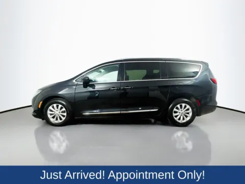 More photos of 2020 Chrysler Pacifica Touring L at CarLink Morristown, NJ