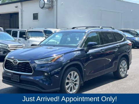 Another view of 2020 Toyota Highlander Limited for sale in Morristown, NJ at CarLink Morristown
