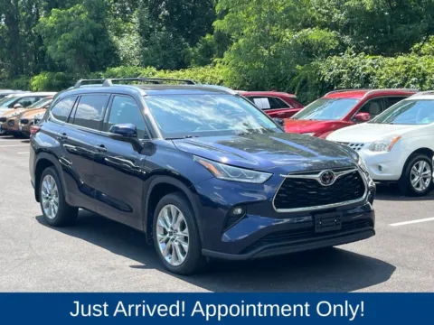 Blue 2020 Toyota Highlander Limited for sale in Morristown, NJ