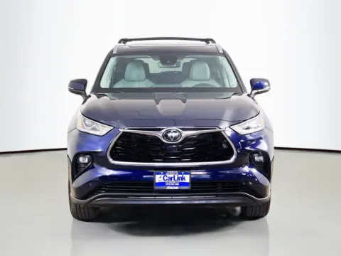 Photos of 2020 Toyota Highlander Limited for sale in Morristown, NJ at CarLink Morristown
