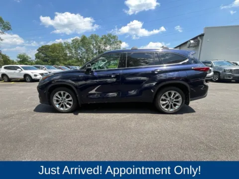 More photos of 2020 Toyota Highlander Limited at CarLink Morristown, NJ